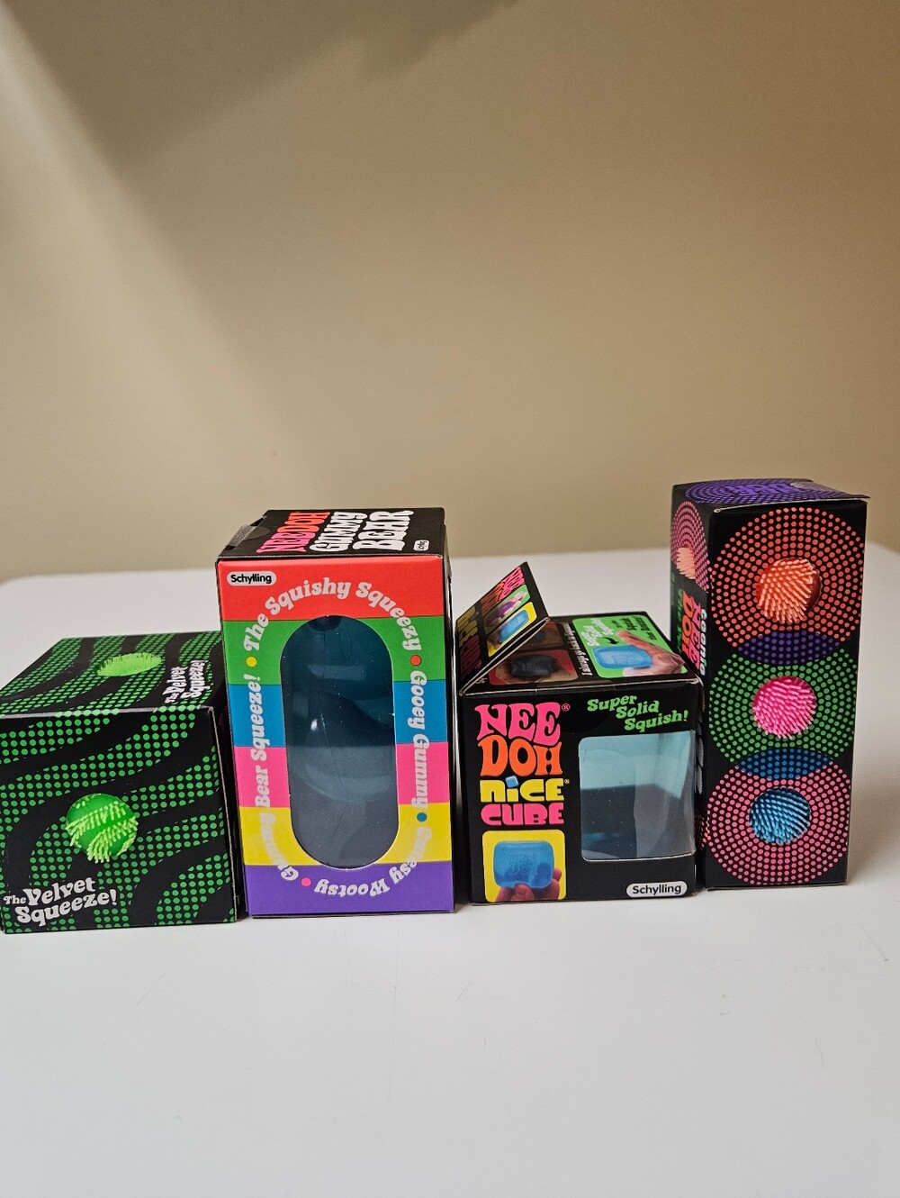 Needoh Lot Of 4 Gummy Bear, Fuzz Ball, Nice Cube, 3 Teenie Fuzz Balls New - Picture 2 of 6
